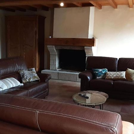Longere Familiale Melesse Exterior foto