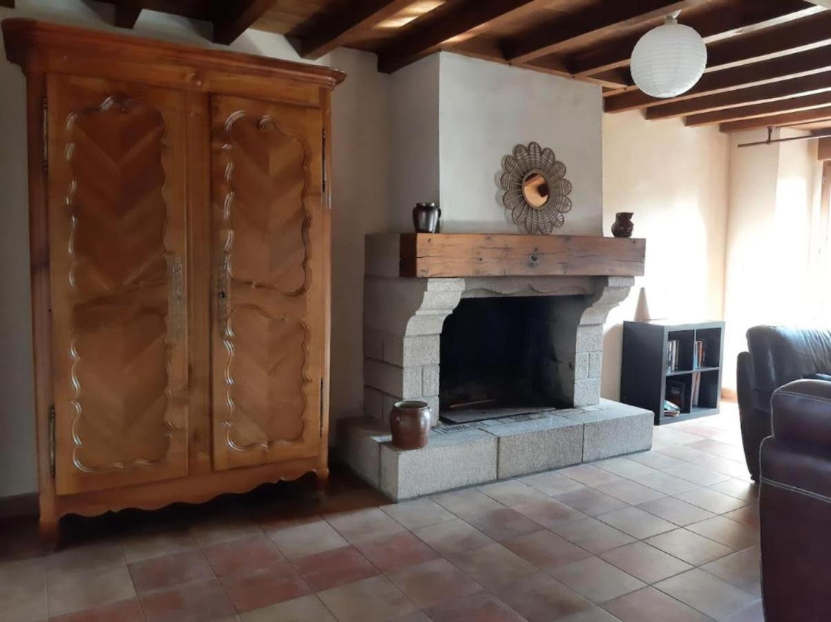 Longere Familiale Melesse Exterior foto