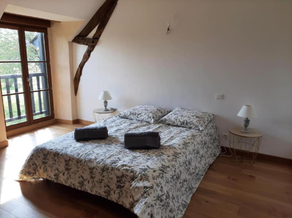 Longere Familiale Melesse Exterior foto