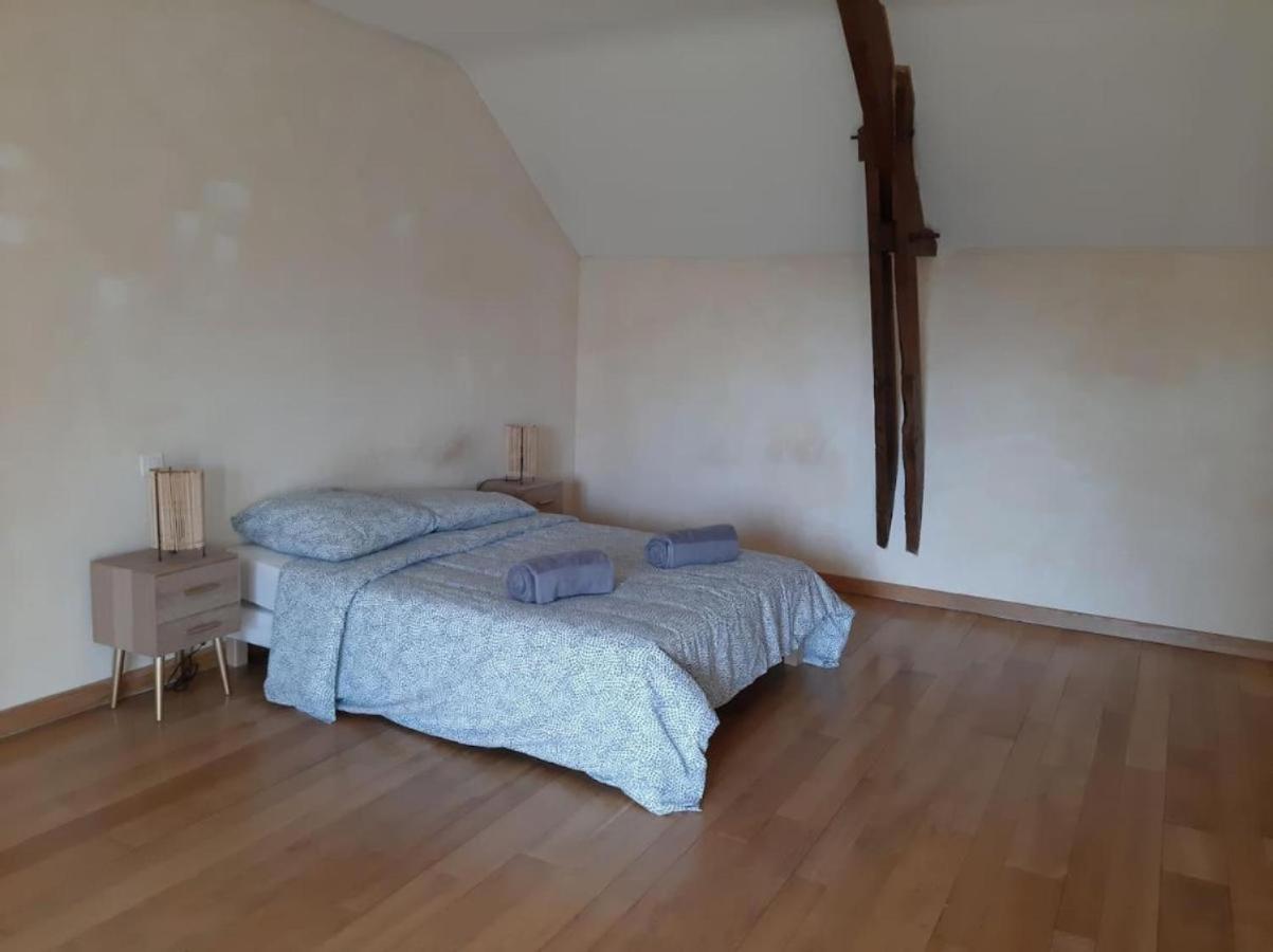 Longere Familiale Melesse Exterior foto