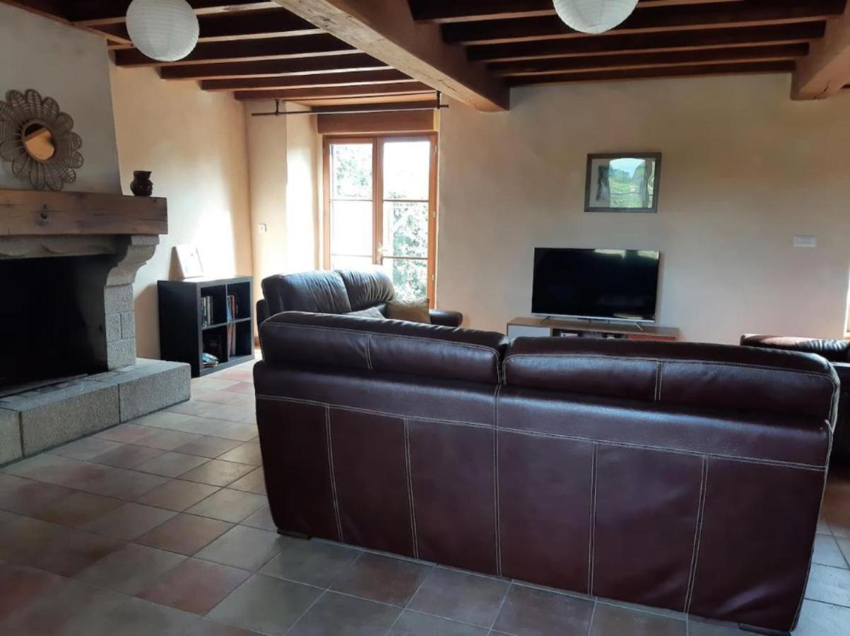 Longere Familiale Melesse Exterior foto